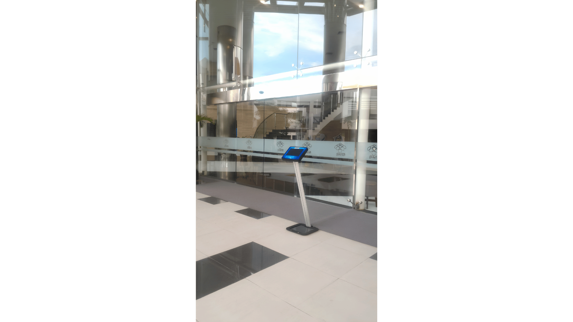 Kendali Akses Pintu Otomatis