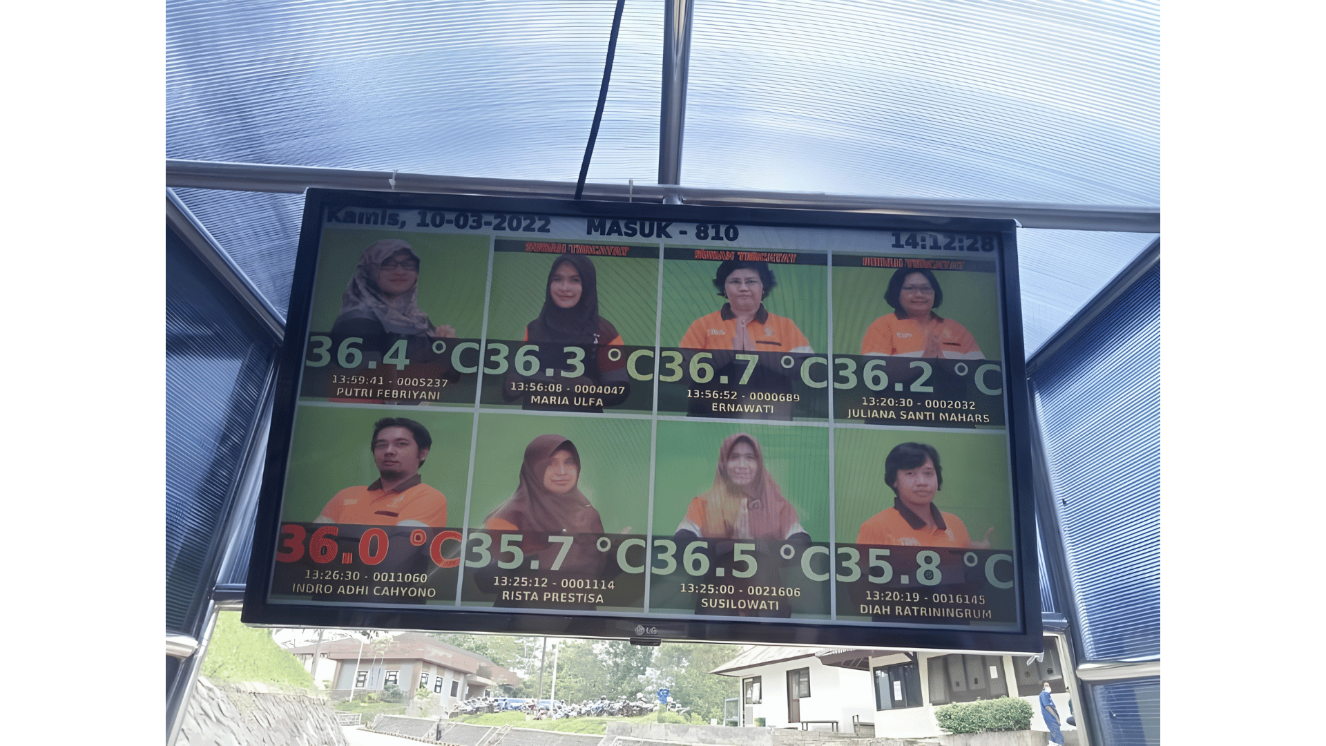 Presensi Karyawan (Seamless Time Attendance)